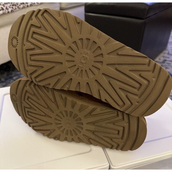 UGG Neumel Chukka Suede Lace Up Ankle Boots Size 7 Chestnut Brown - Picture 7 of 11